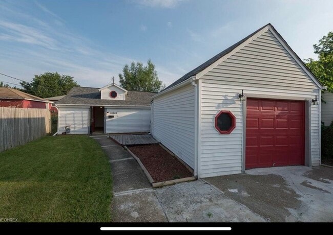 Building Photo - 13429 Kirton Ave