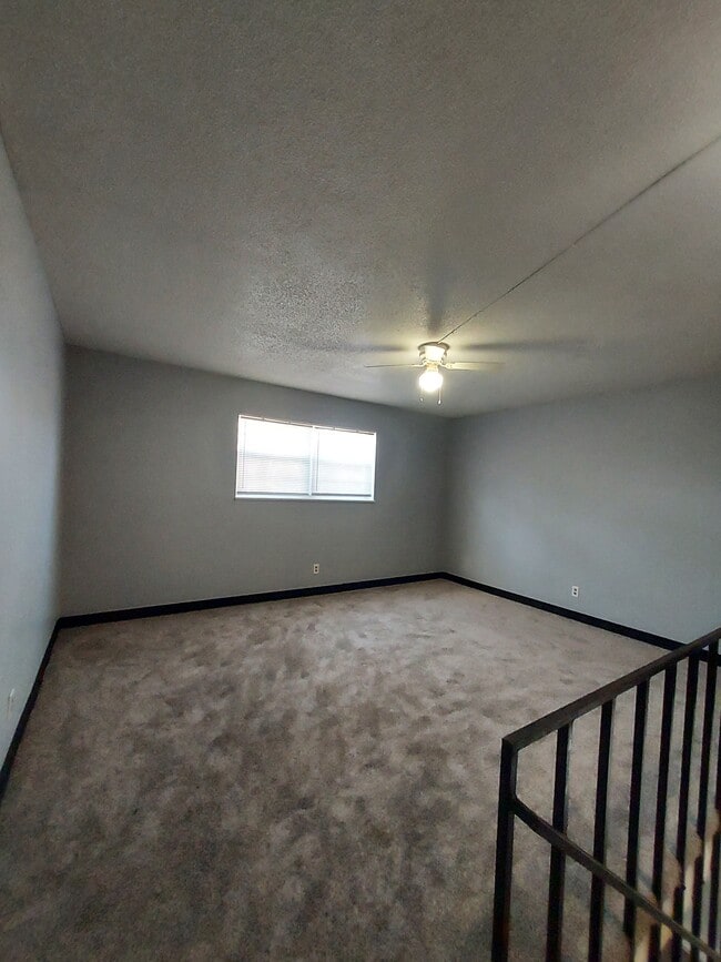 Building Photo - 197 Buckingham St