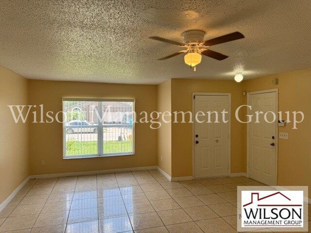 Building Photo - 5083 Luna Negra Dr