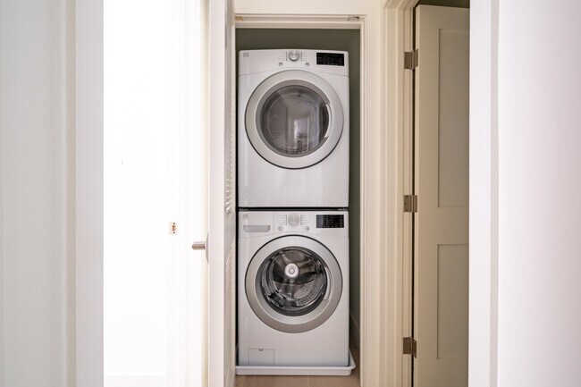 Foto del edificio - Flats on the Hill (Furnished Suites)