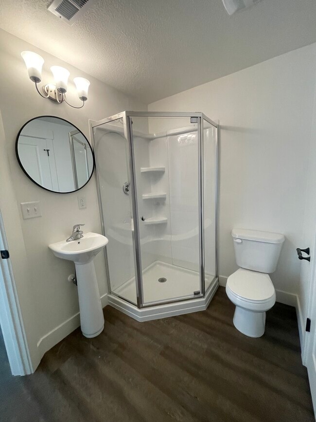 Building Photo - 731 N 160 E