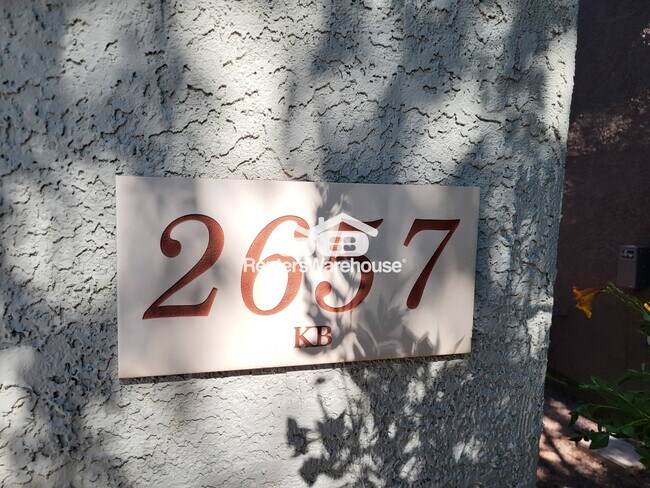 Foto del edificio - 2657 S Southwind Dr