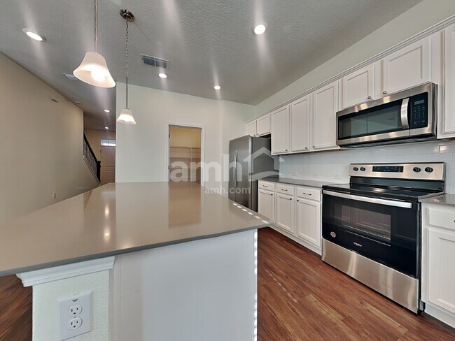 Building Photo - 20557 Calla Lily Dr