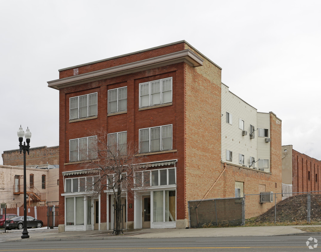 Building Photo - Royal Hotel Apartments