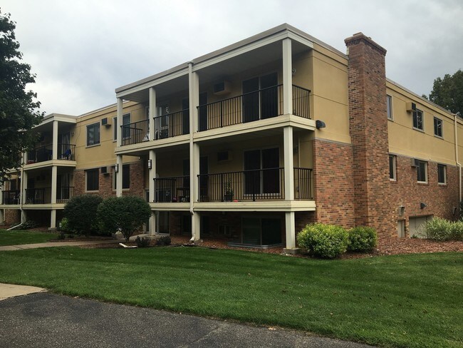 Willow Greens Apartments Apartments Edina, MN