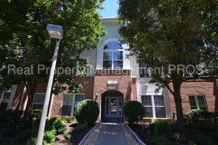 Primary Photo - 1511 North Point Dr
