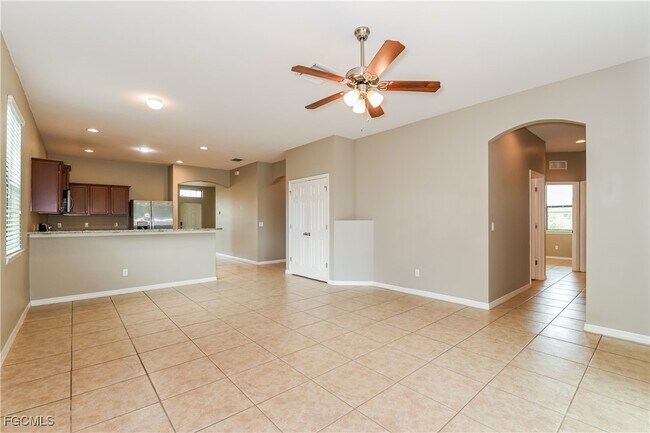Building Photo - 3724 SW 12th Ave
