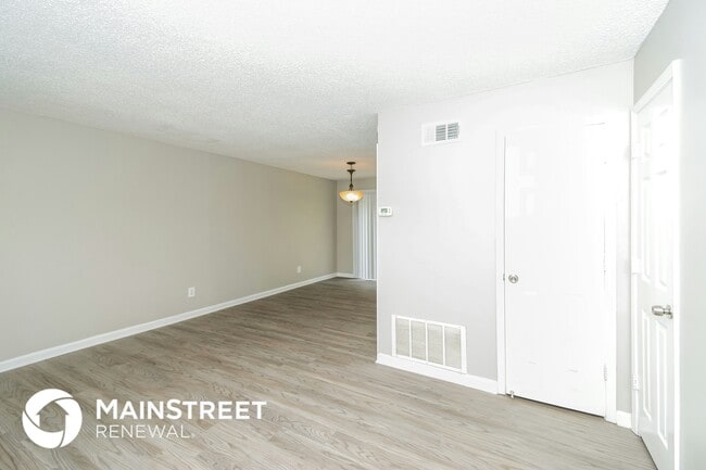 Building Photo - 304 Flagstone Way