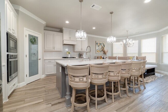 Foto del edificio - 1715 Overshine Ln
