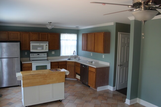 Foto del edificio - 102 Whistling Swan Ln