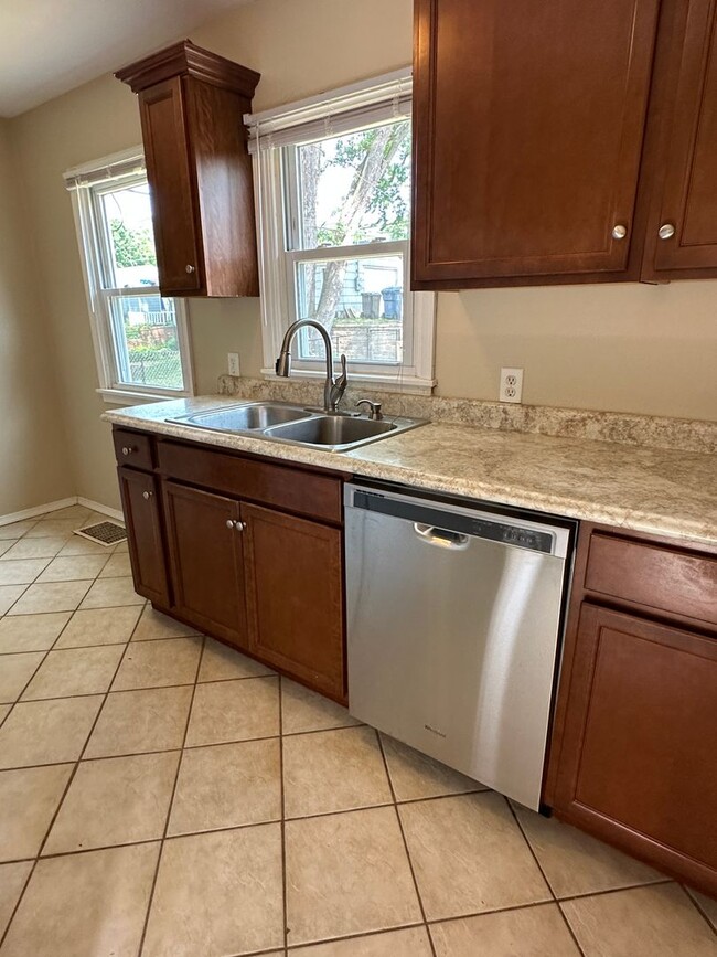 Building Photo - South Minneapolis Single Family Home, Gara...