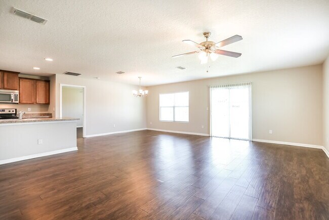Foto del edificio - 3800 Falcon Crest Dr