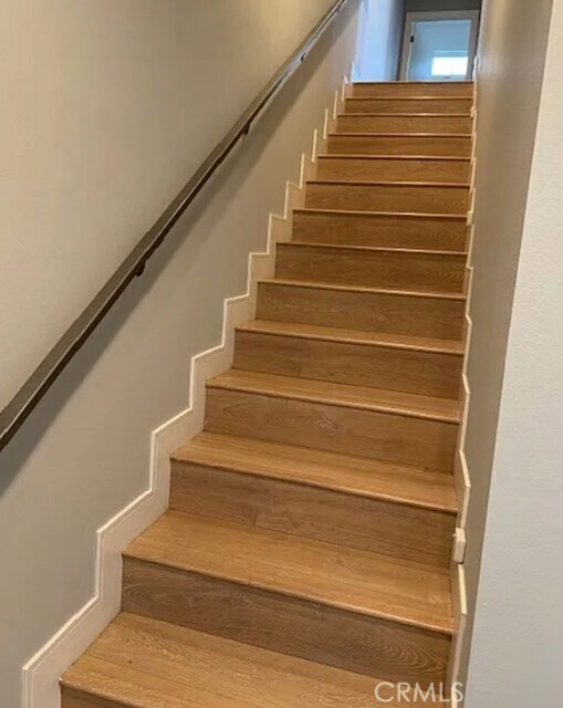 Foto del edificio - 427 Heliotrope Dr