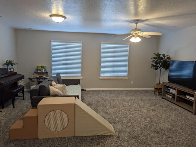 Foto del edificio - 3569 E Rock Creek Rd