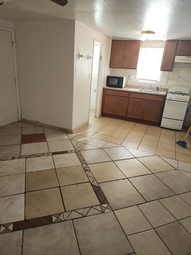 322 E Ajo Way, Tucson, AZ 85713 House for Rent in Tucson, AZ