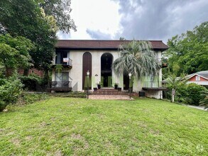Building Photo - 2524 Blossom St