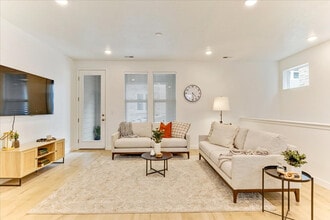 Building Photo - 629 E 460 S