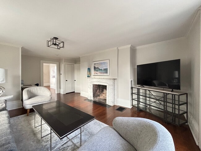 Building Photo - 77 Coggeshall Ave