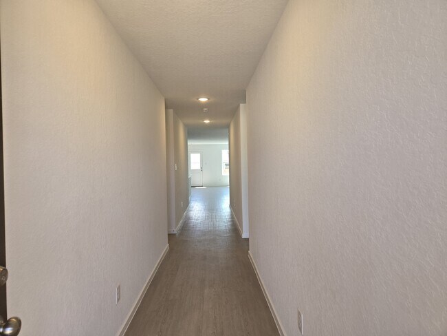 Foto del edificio - 3429 Sky Pl