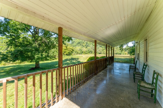 Photo - 10801 E Fork Rd (Brevard, NC) House