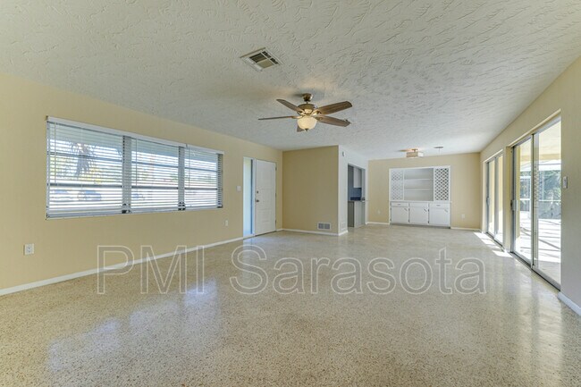 Building Photo - 2840 Webber St