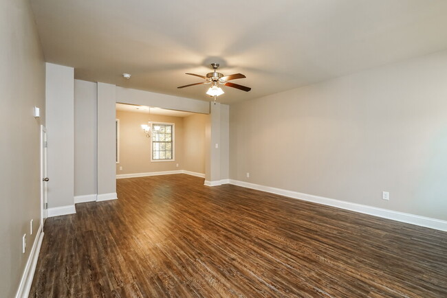 Building Photo - 185 Colony Park Ln