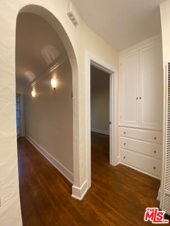 Foto del edificio - 1040 N Sweetzer Ave