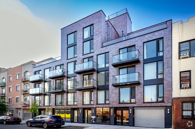 Building Photo - 21 Meserole St