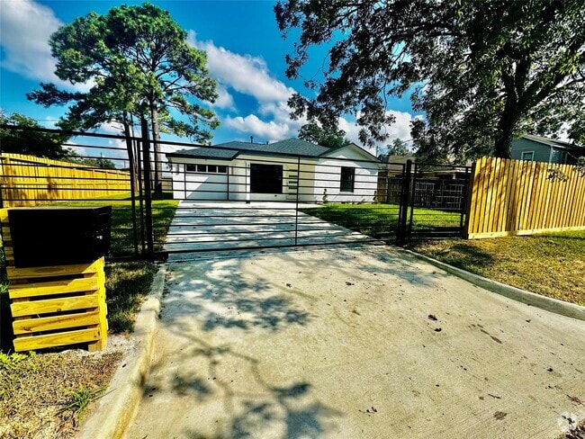 Building Photo - 801 Woodard St
