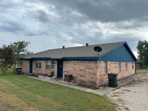 Building Photo - 3601 Rabbit Ln
