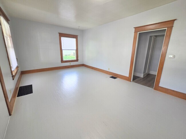 Building Photo - 1141 Kinnaird Ave