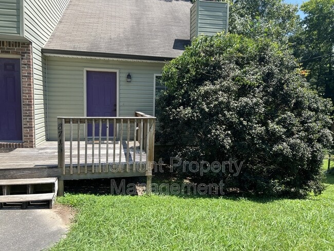 Foto del edificio - 8713 Millard Lee Ln