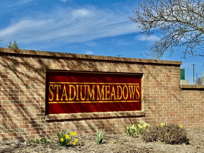 Building Photo - 2658 Stadium View Dr