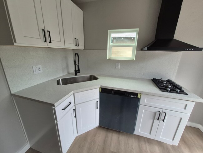 Photo - 1519 McKee St Apartment