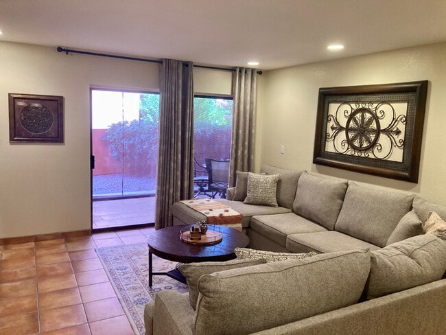 Foto del edificio - 12212 N Paradise Village Pky W