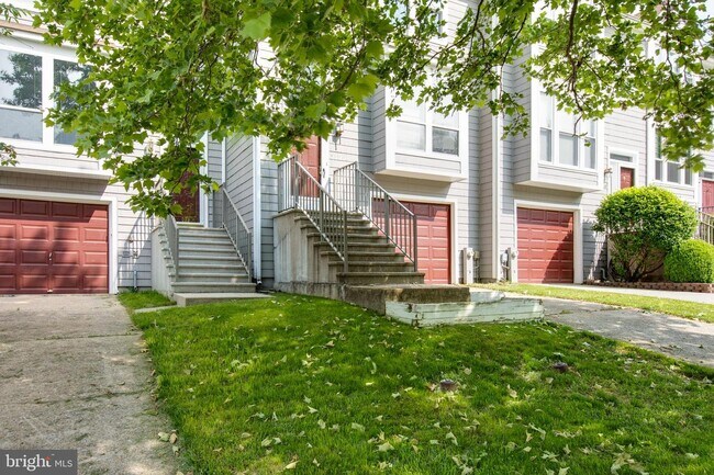 Building Photo - 7717 Heatherside Ln