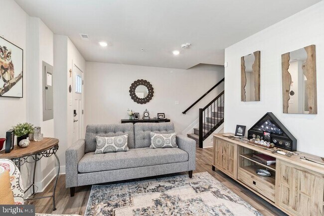 Foto del edificio - 6882 Barrowfield Pl
