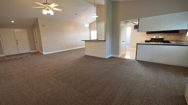 Building Photo - 21319 Park Bend Dr