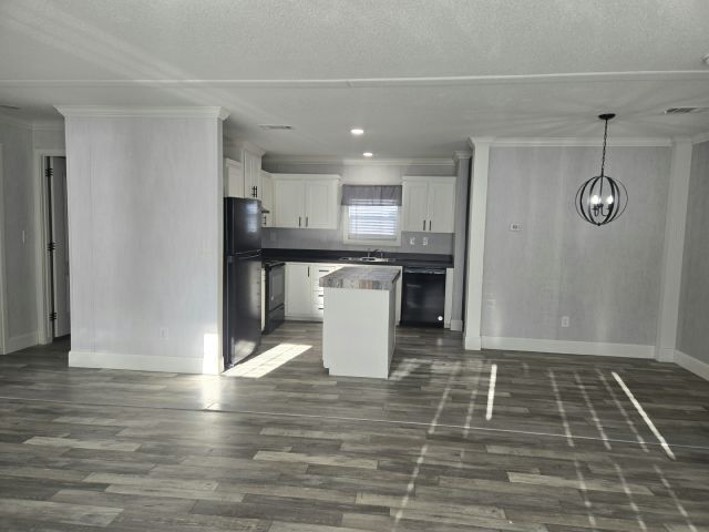 Building Photo - 1400 Banana Rd