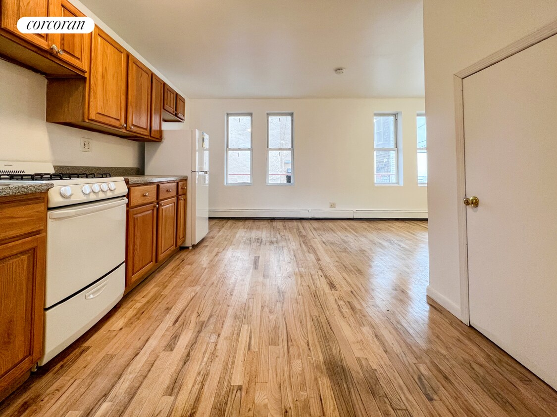 9710 Rockaway Beach Blvd Unit 1, NewYorkCity, NY 11693 Room for Rent