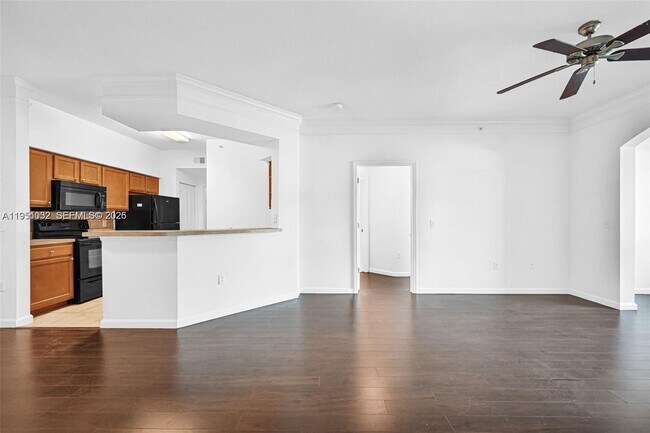 Foto del edificio - 2101 Myrtlewood Cir E