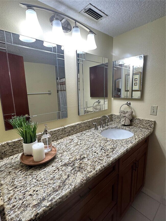 Foto del edificio - 2737 N Poinciana Blvd