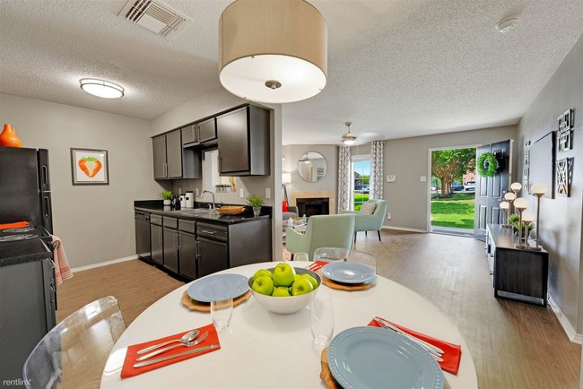 Building Photo - 2 br, 2 bath  - 8820 Cinnamon Creek Dr
