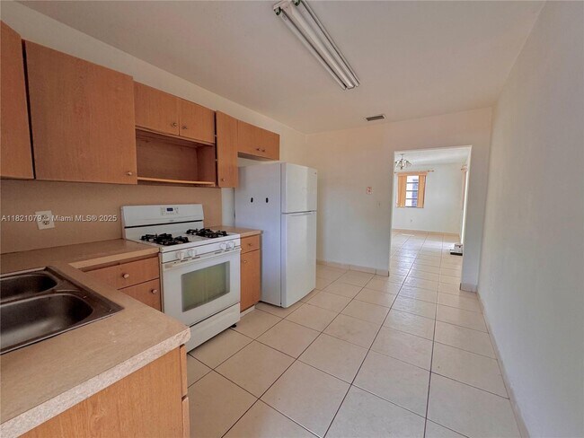 Foto del edificio - 369 E 20th St
