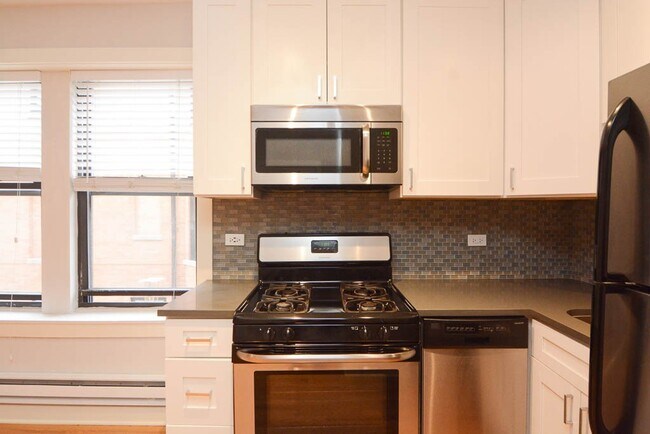 Foto del edificio - 2425 N Kedzie Blvd