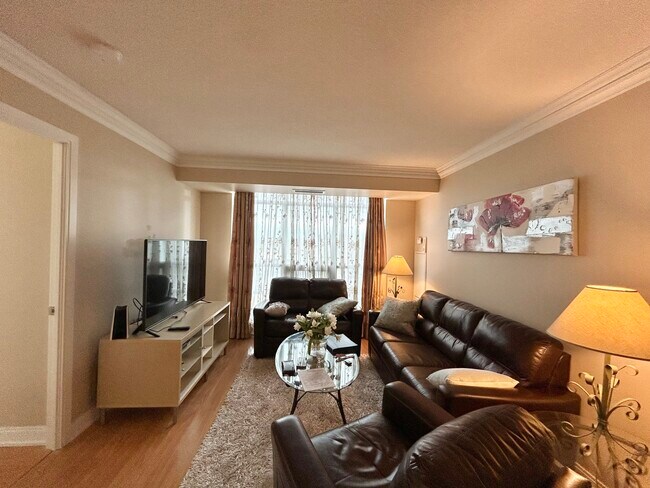 Building Photo - 238 Bonis Av