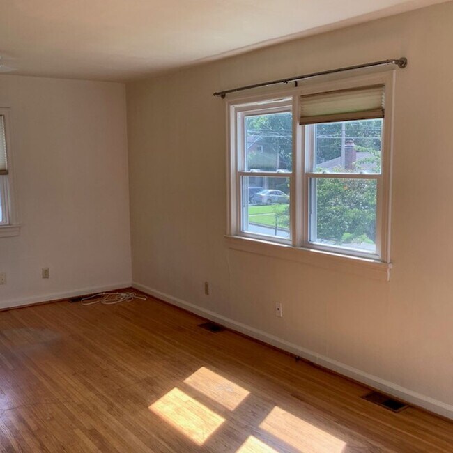 Foto del edificio - 4609 Fairmont Ave