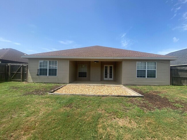 Foto del edificio - Spacious 4Bed/2Ba in a Peaceful Cul-de-Sac...