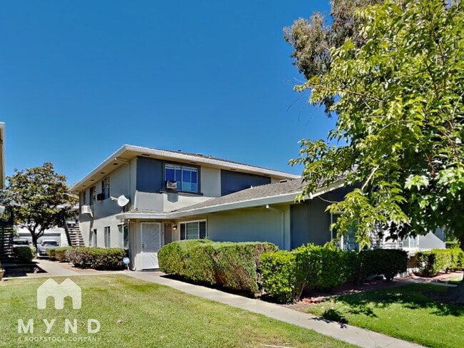 Building Photo - 5515 Spinnaker Dr