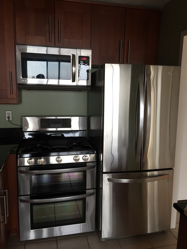 Foto del edificio - 5225 Pooks Hill Rd